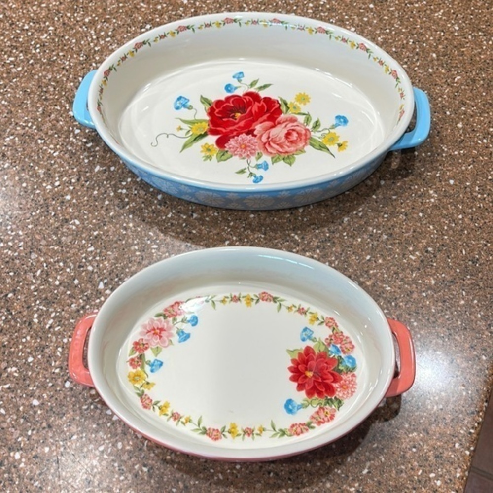 Pioneer woman baking set